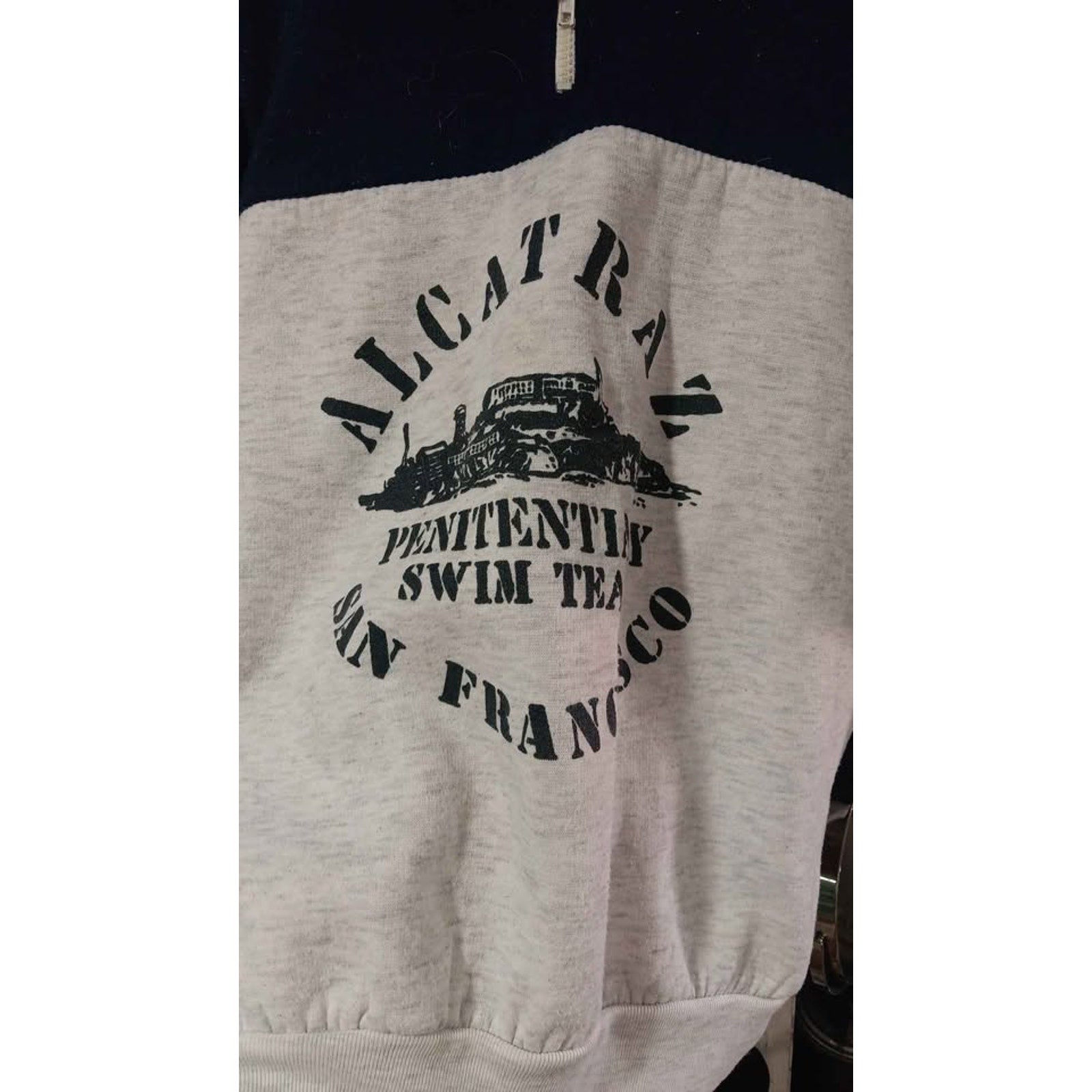 Vintage Mens Alcatraz Penitentiary Swim Team San Francisco Sweatshirt Size XL