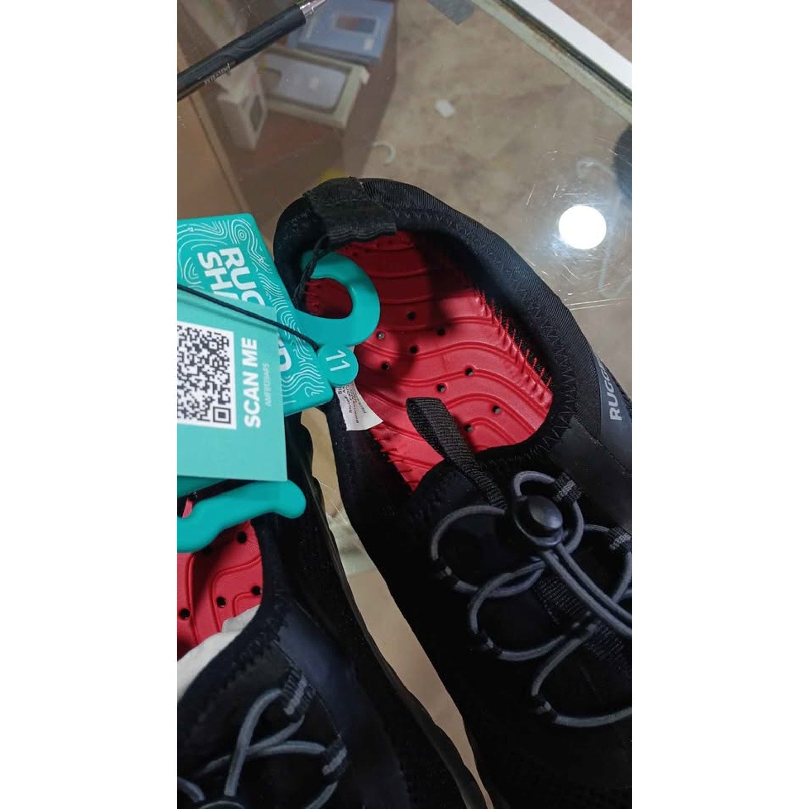 Mens Rugged Shark Surge Water Shoe Size 11