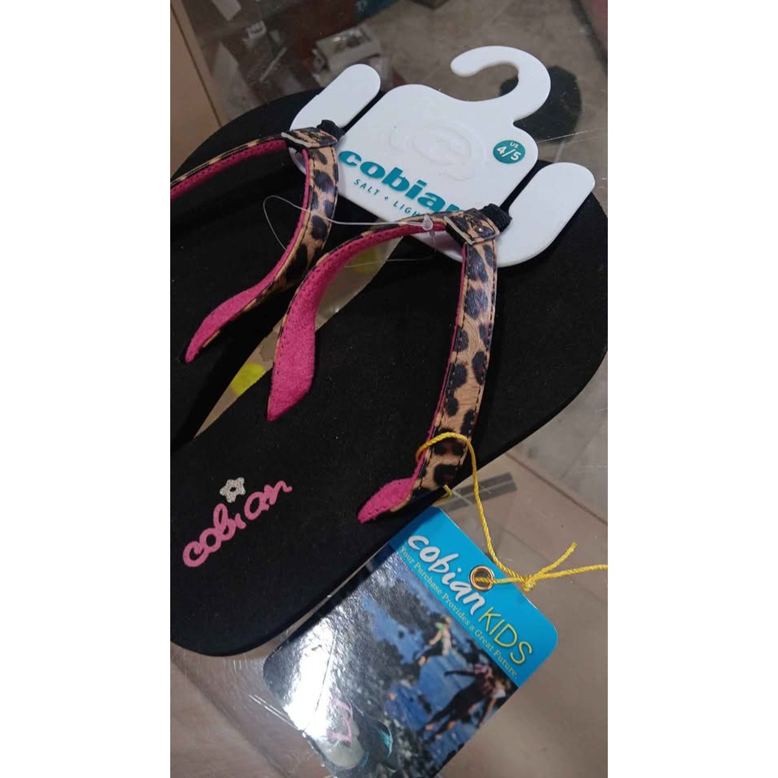 New Cobian Kids Leopard Sandals Flip Flops Size 4/5