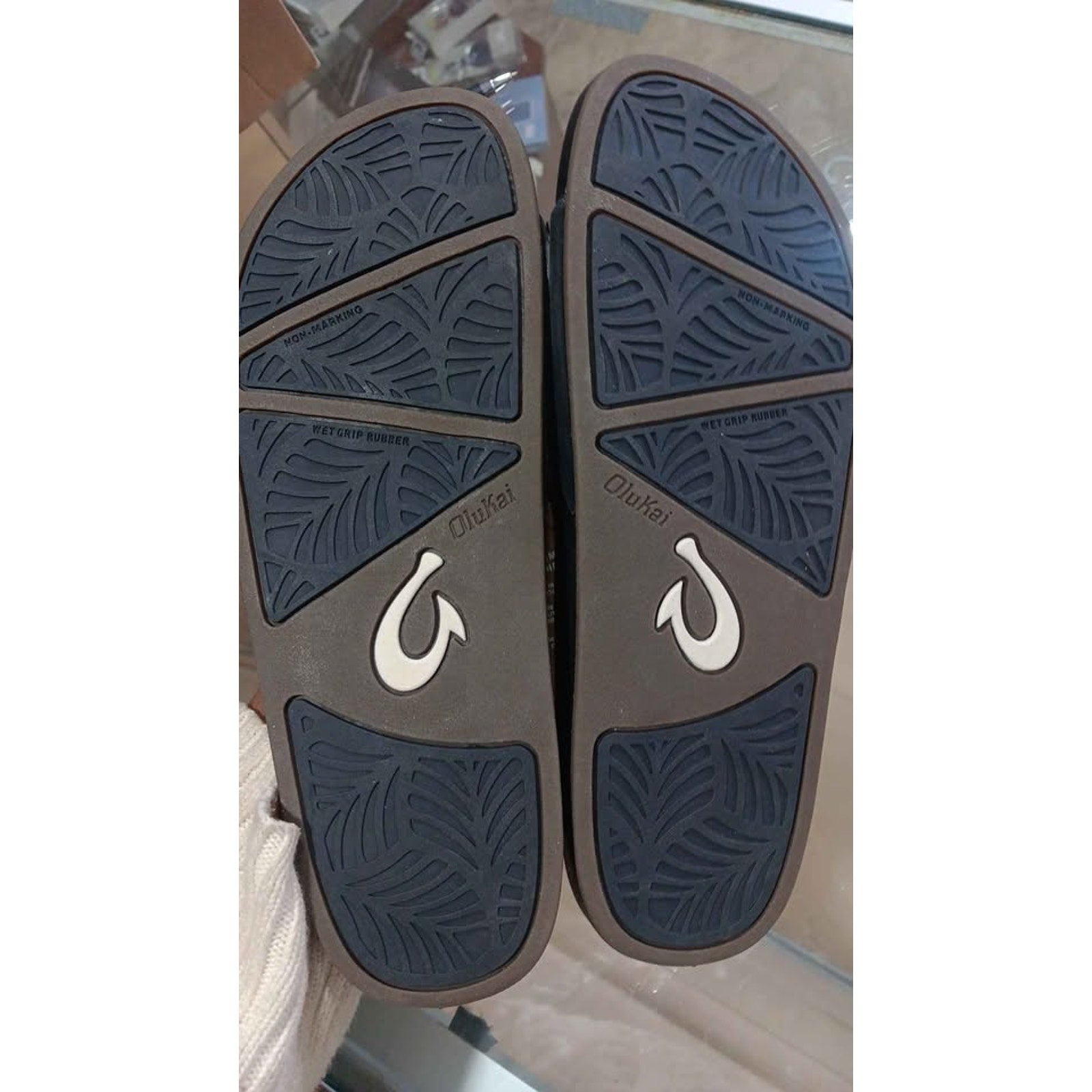 Women's Olukai Sandals Size 6